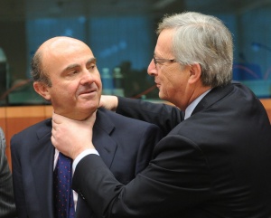 Еврогрупата спаси Гърция, „хвана за гушата“ Испания
