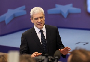 Избори „три в едно“ в Сърбия на 6 май