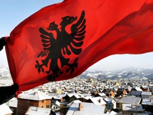 Албанци нападнаха македонски автобус