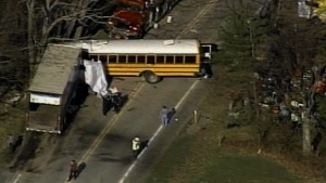 Училищен автобус катастрофира в САЩ