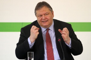 Гръцкият финансов министър подаде оставка