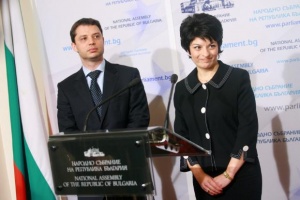 Атанасова и Добрев положиха министерските си клетви