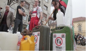 СИЛА поведе „три синджира роби“ срещу цените на горивата