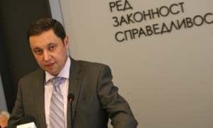 Янев: Един куп министри са злоупотребявали