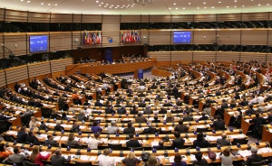 Европарламентът похвали Сърбия, Косово и Черна гора