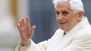 Папа Бенедикт ХVІ става на 85 години