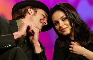 Аштън Къчър имал връзка с Мила Кунис