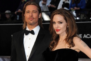 Брад Пит и Анджелина Джоли сключват брак във Франция