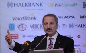 Министър обвини Меркел и Саркози за забавената икономика на Турция