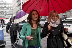 Стриптийз партитата на Берлускони били „състезания по бурлеска“