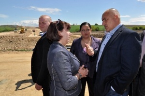 Борисов за Първанов и Станишев: Гледам ги и се забавлявам