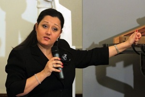 Павлова: Кърпим „Тракия” с рециклиран асфалт, няма пари