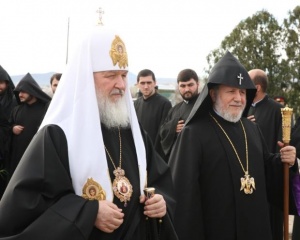 Руската църква няма да си иска имотите от българската