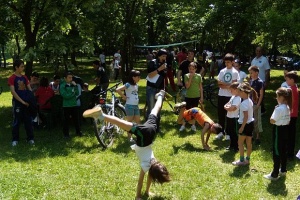 Слънчева и топла неделя в цялата страна