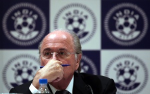 Блатер пожела на Стилян Петров да спечели срещу левкeмията