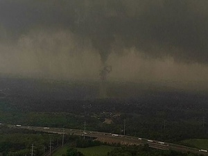 Торнада опустошиха Далас