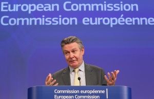 ЕК призова Европарламента да отложи гласуването за ACTA