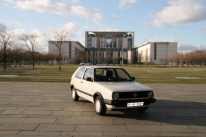 Продават стария „Голф" на Меркел