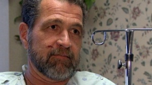 Мъж оцеля с 10 см пирон в сърцето