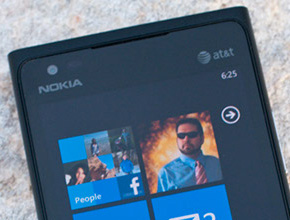 Щатската премиера на Nokia Lumia 900 не мина без проблеми