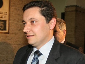 Комисията „Първанов–Марин“ спира дейността си, Яне Янев прави нова