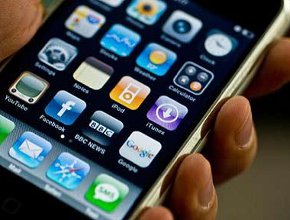 Потребителите продължават да търсят iPhone
