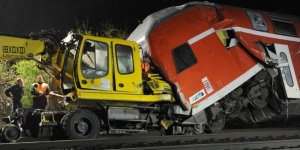Влакова катастрофа уби трима в Германия