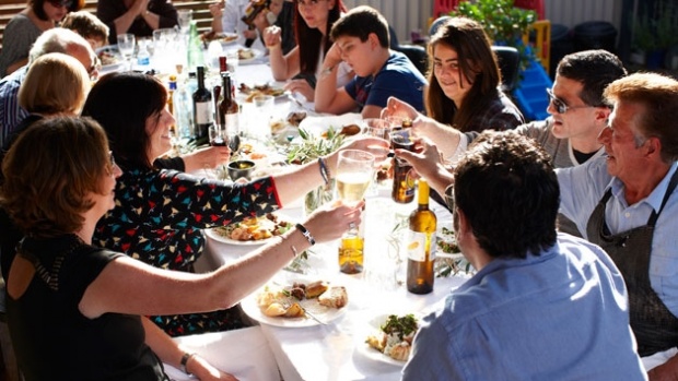 Гърците пак взеха бонуси за Великден