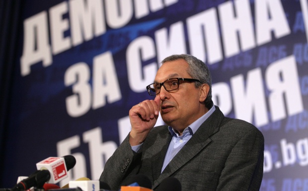 Костов: Търсим чалгаджийски решения на сериозни проблеми