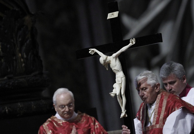 Папа Бенедикт ХVІ се помоли за християнското семейство преди католическия Великден