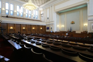 Депутатите пак се занимават с незаконното имущество