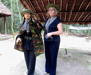 Цецка Цачева взриви „Фейсбук“ с партизанска снимка