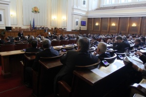 След маратонски дебати приеха закона за конфискацията