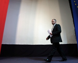 Станишев: Победата на Оланд е отрицание на лудостта Меркози