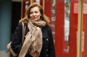 Уволниха френски журналист заради скандален туит за новата първа дама
