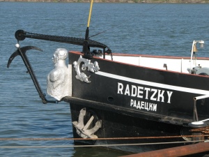 Ремонтираха "Радецки", корабът ще плава сам и ще вози пътници