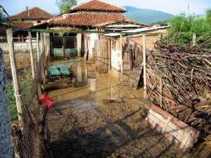 Пострадалите от наводнението в Дъбене получиха по 325 лв.