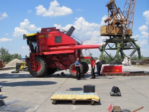 Холандец и пловдивчанин в ареста заради кокаина в комбайна