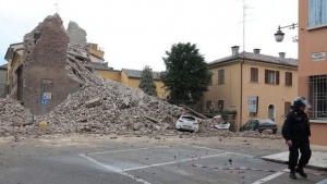 5000 италианци още не могат да се приберат след земетресението