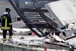 Жертвите на земетресението в Италия са минимум 15