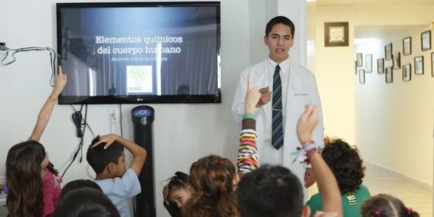 Шестокласници заснеха порно в класна стая в Мексико