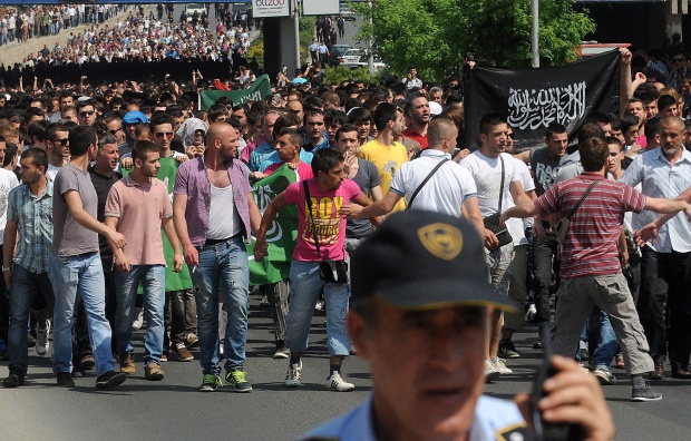 Албанци към властта в Македония: „Мрете, гяури!“