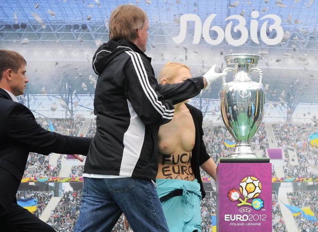 Няма да има международен бойкот на Евро 2012