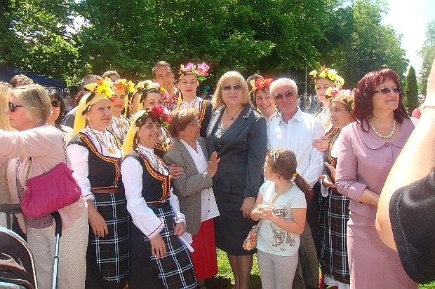 Цецка Цачева откри фестивала „Бъдеще с традиции - Кърджали 2012"