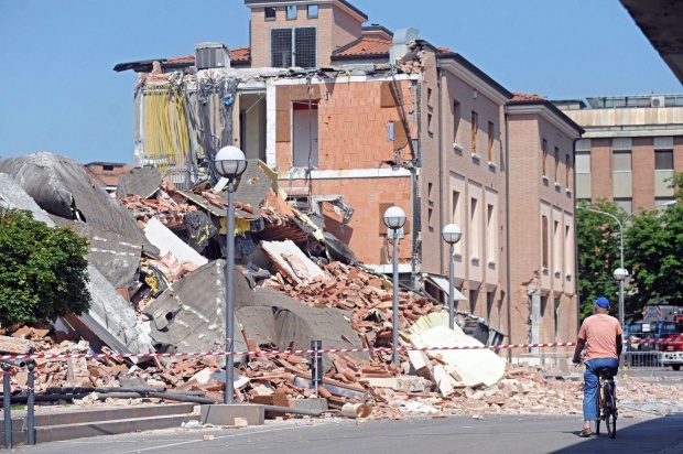 15 загинали, 200 ранени и 8000 без дом след земетресението в Италия