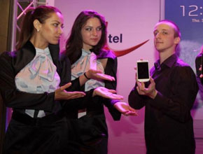 Над 400 души посрещнаха Samsung Galaxy S III в M-Tel Experience Store