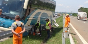 Пиян сръбски шофьор блъсна български автобус