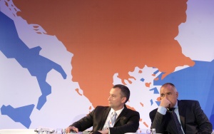 Николай Младенов: Македония постоянно се заяжда с България