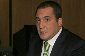 Слави Бинев „прати“ България при арабите