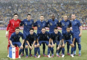 Буря прекрати мача Украйна - Франция на Евро 2012